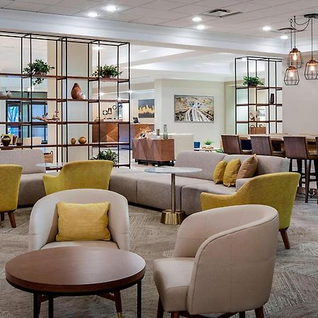 Sheraton Suites Market Center Dallas Bagian luar foto