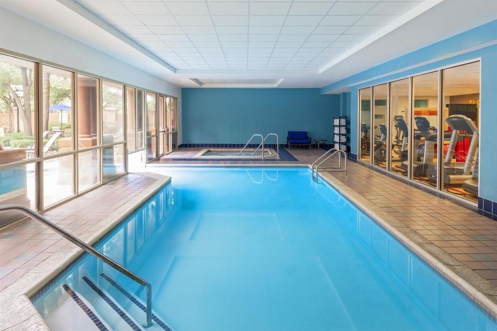 Sheraton Suites Market Center Dallas Bagian luar foto
