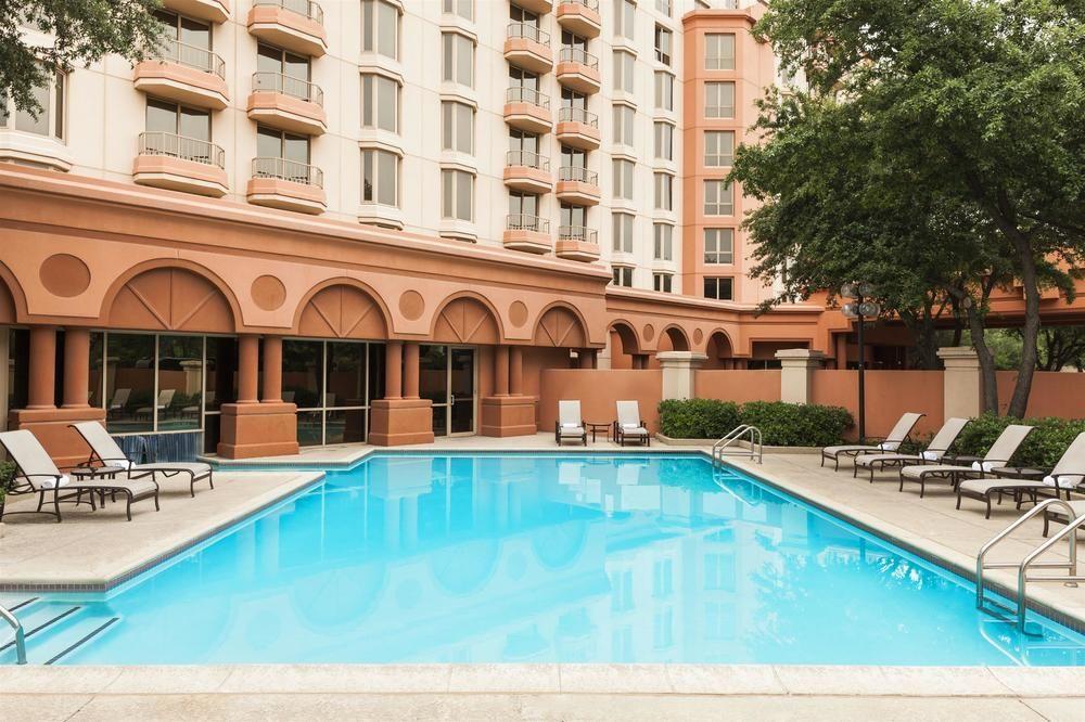 Sheraton Suites Market Center Dallas Bagian luar foto