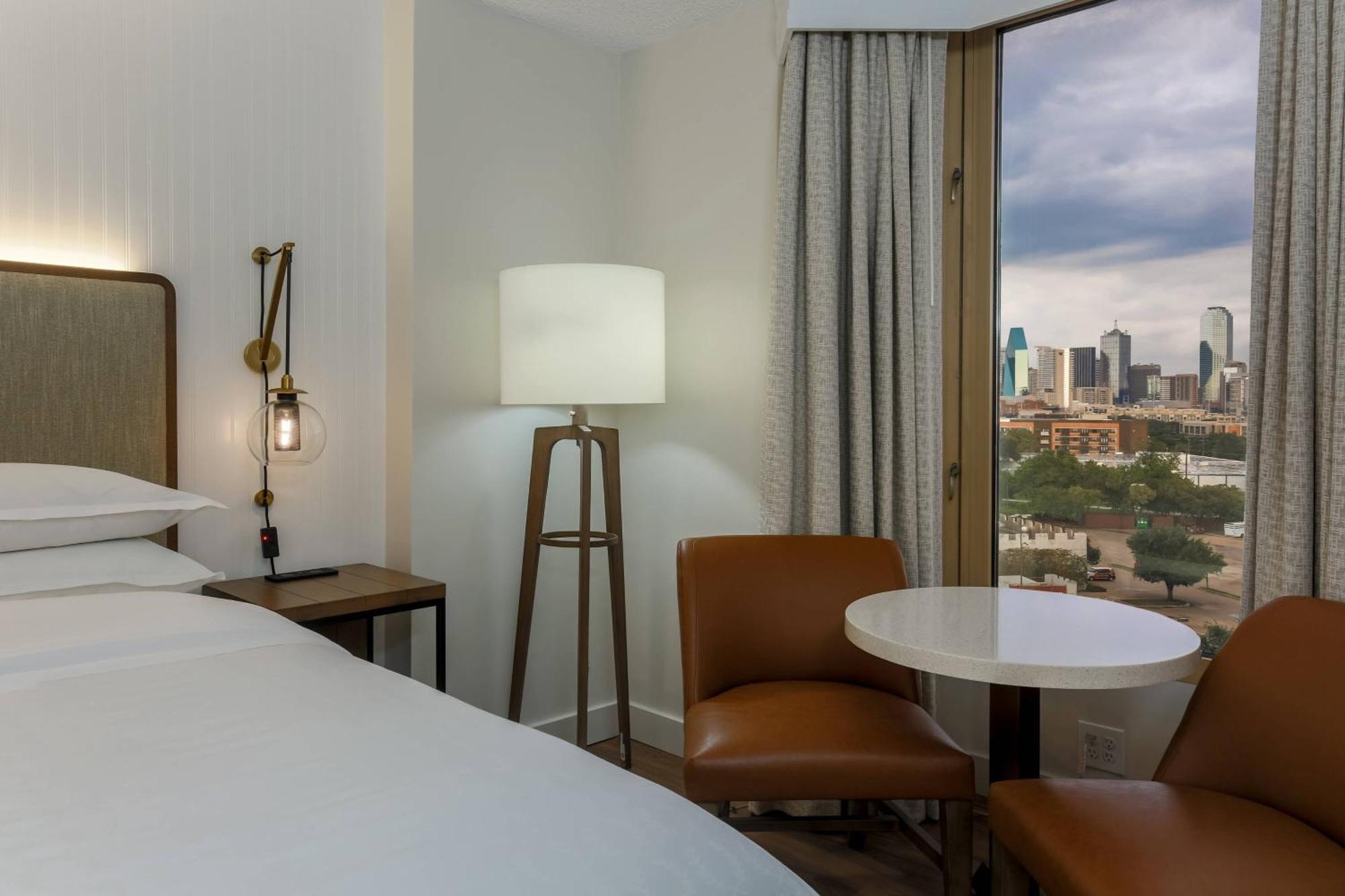 Sheraton Suites Market Center Dallas Bagian luar foto