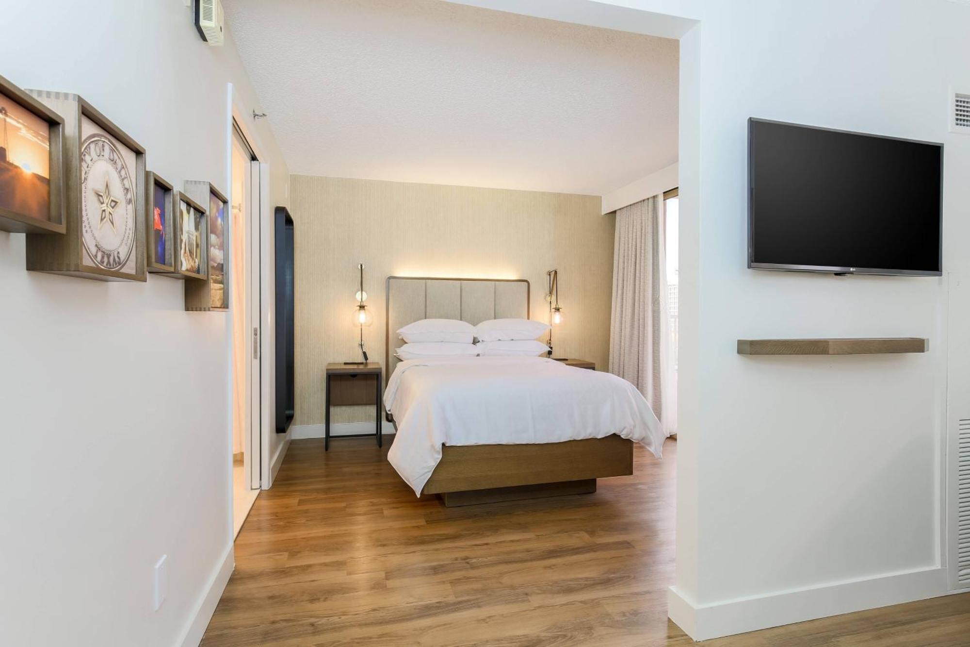 Sheraton Suites Market Center Dallas Bagian luar foto