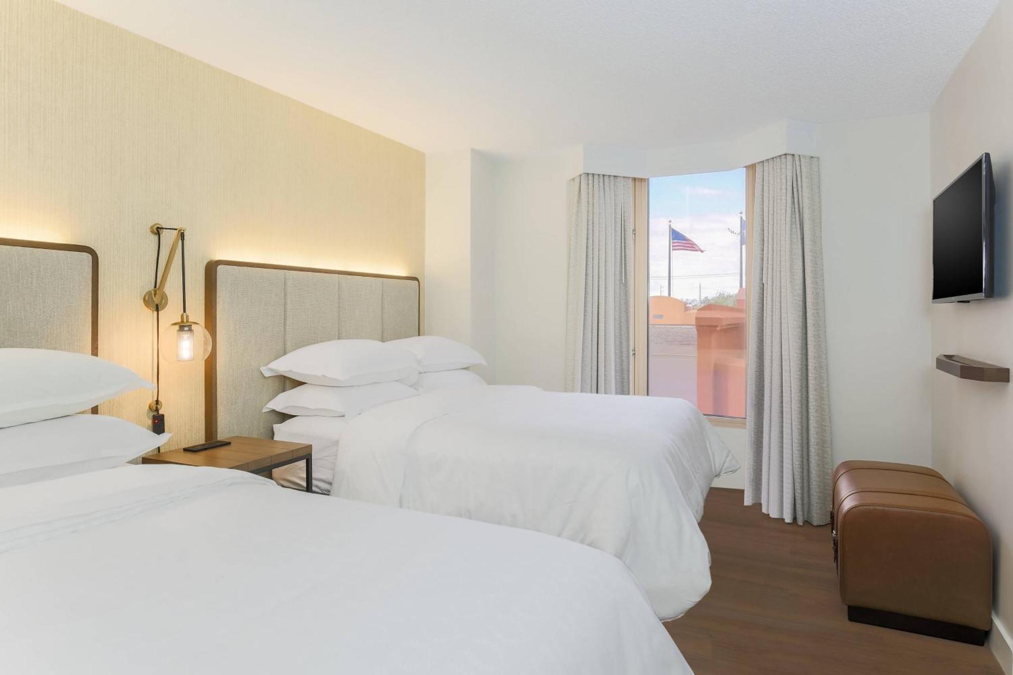 Sheraton Suites Market Center Dallas Bagian luar foto