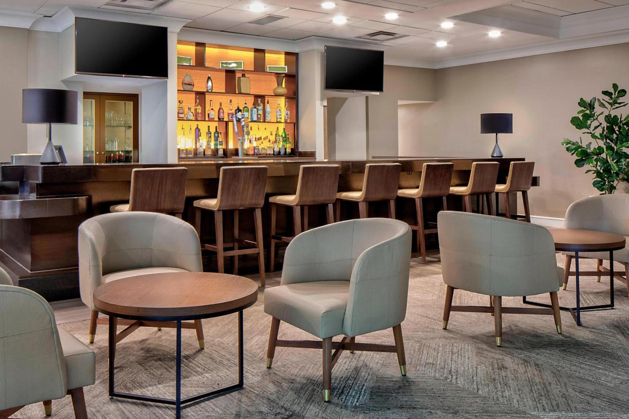 Sheraton Suites Market Center Dallas Bagian luar foto