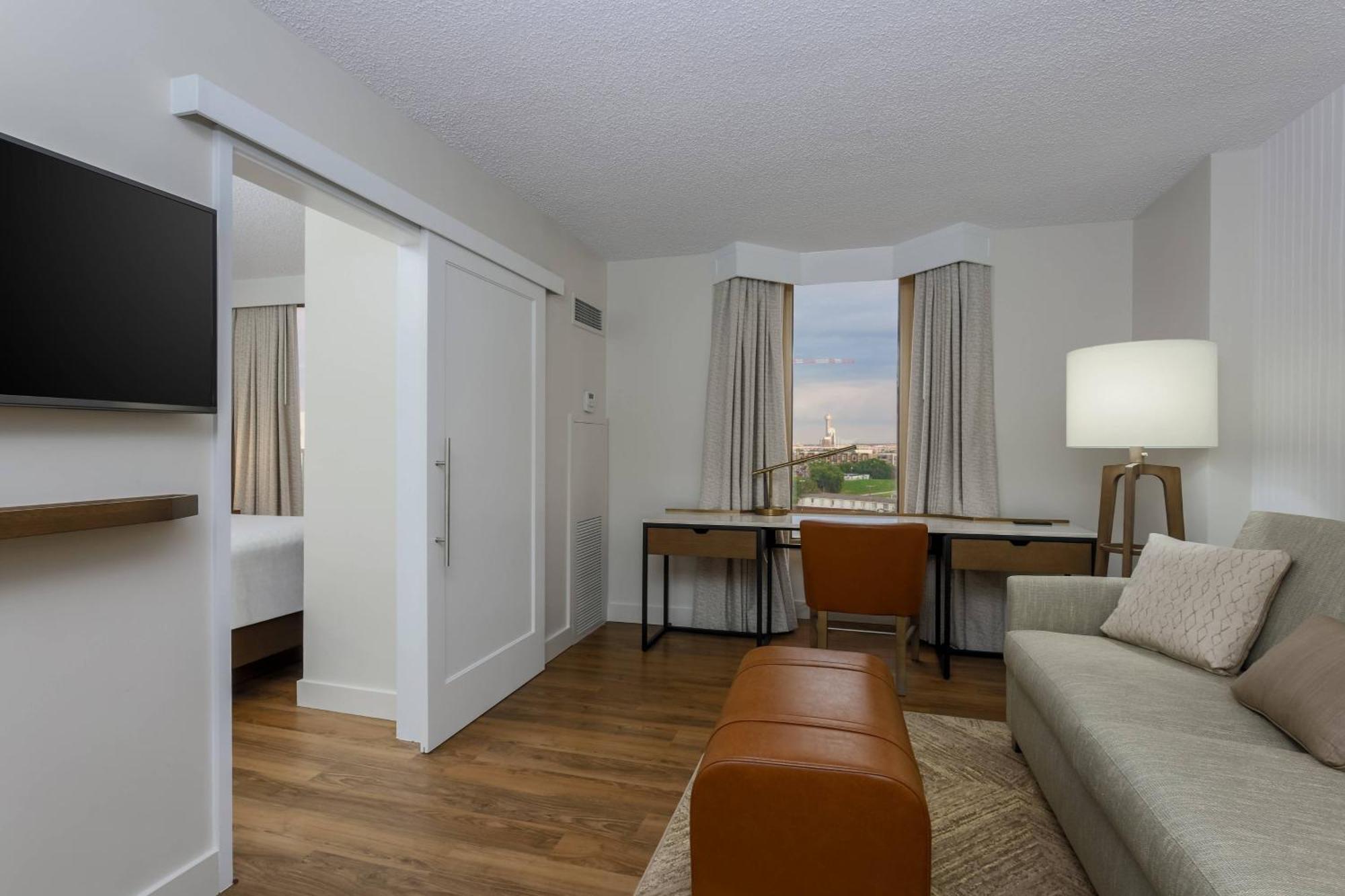 Sheraton Suites Market Center Dallas Bagian luar foto