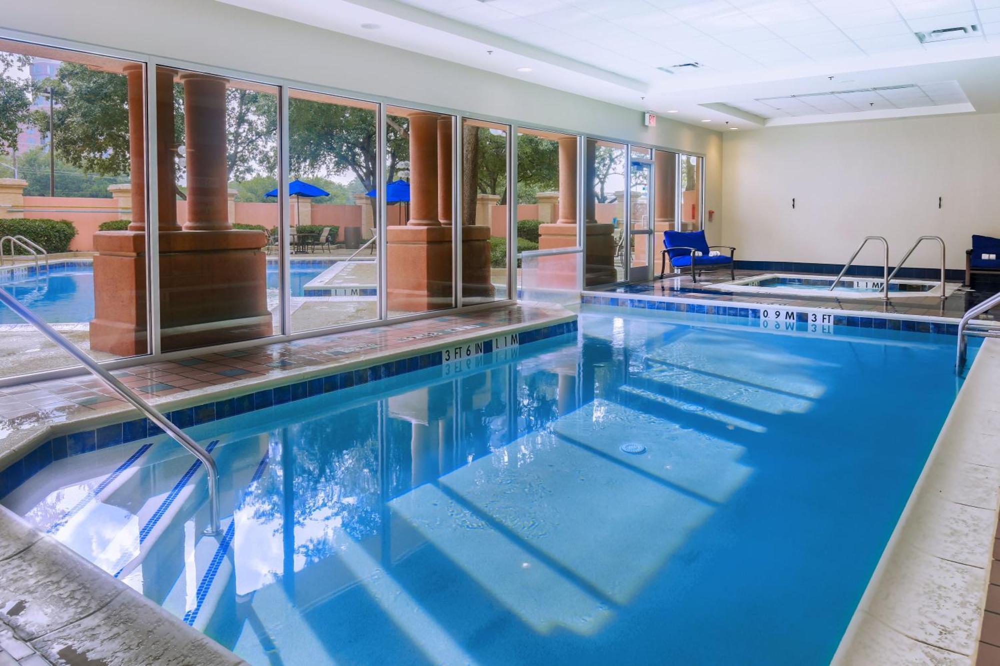 Sheraton Suites Market Center Dallas Bagian luar foto