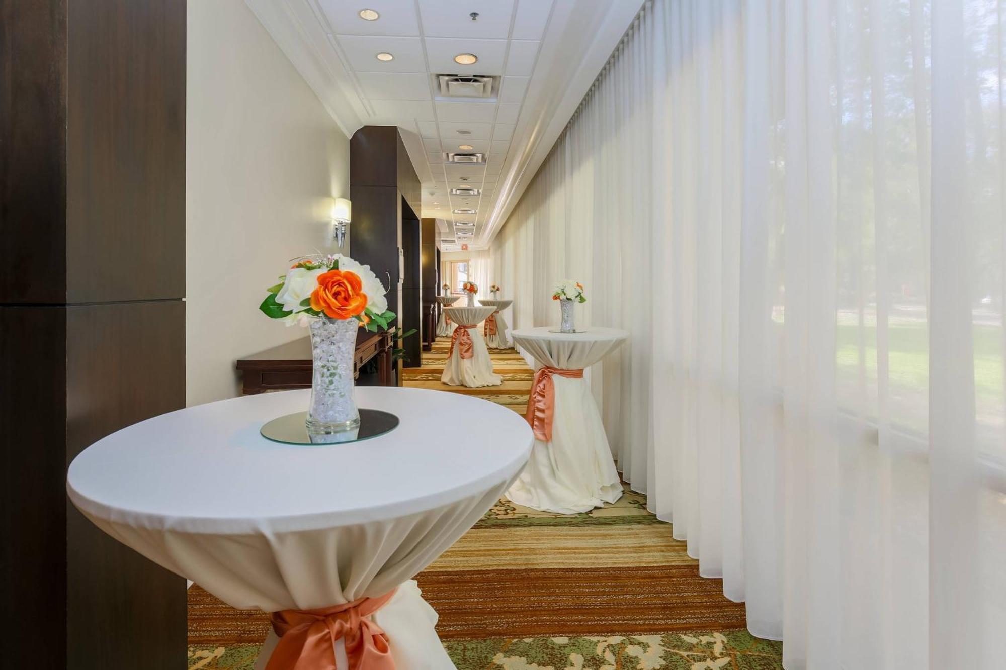 Sheraton Suites Market Center Dallas Bagian luar foto