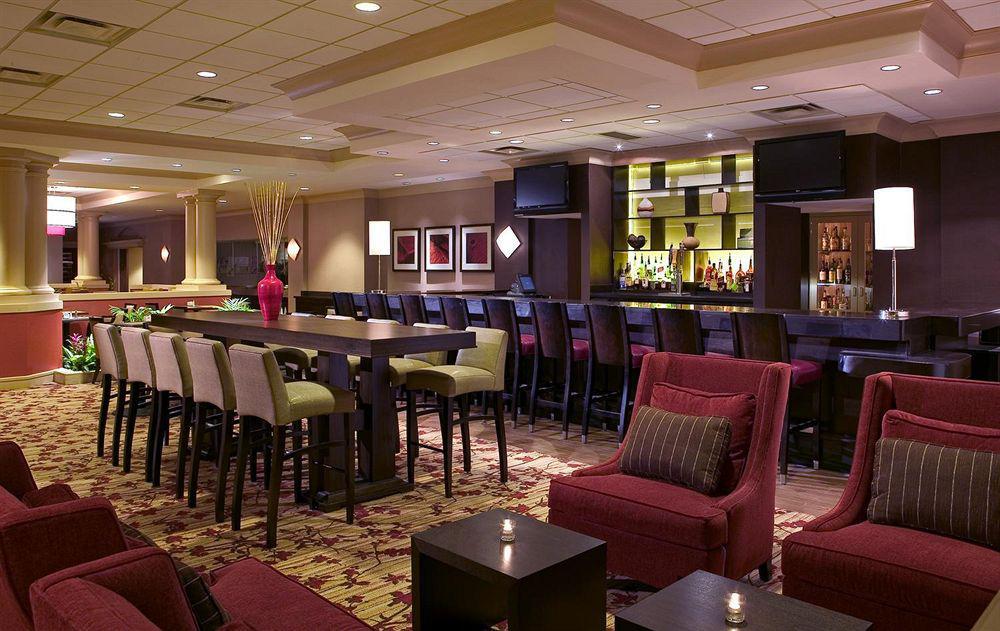 Sheraton Suites Market Center Dallas Bagian luar foto