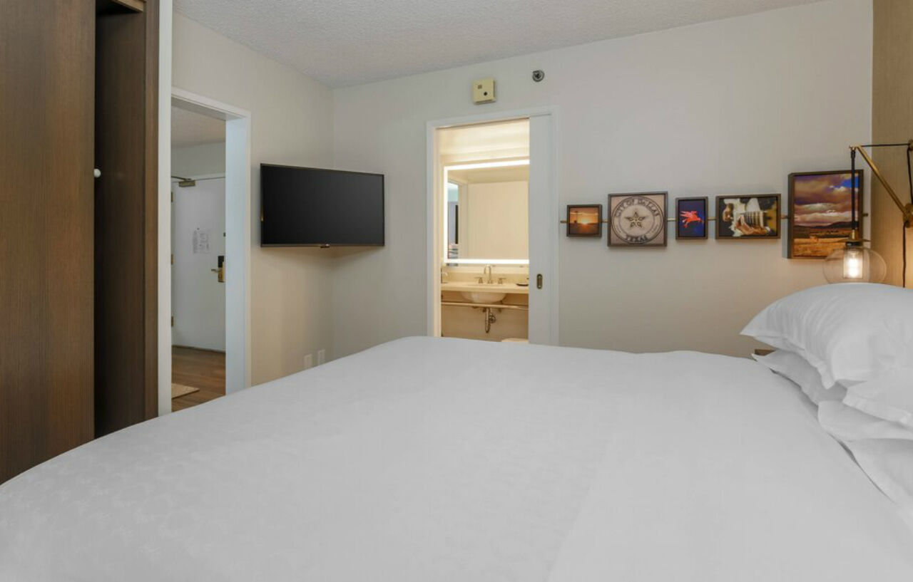 Sheraton Suites Market Center Dallas Bagian luar foto